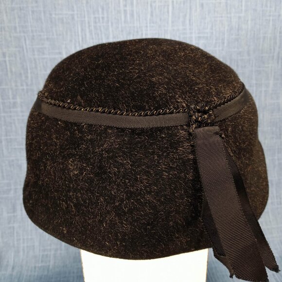 1940s Black Wool Flecked Cloche Hat by The Dayton Company - Picture 3 of 7